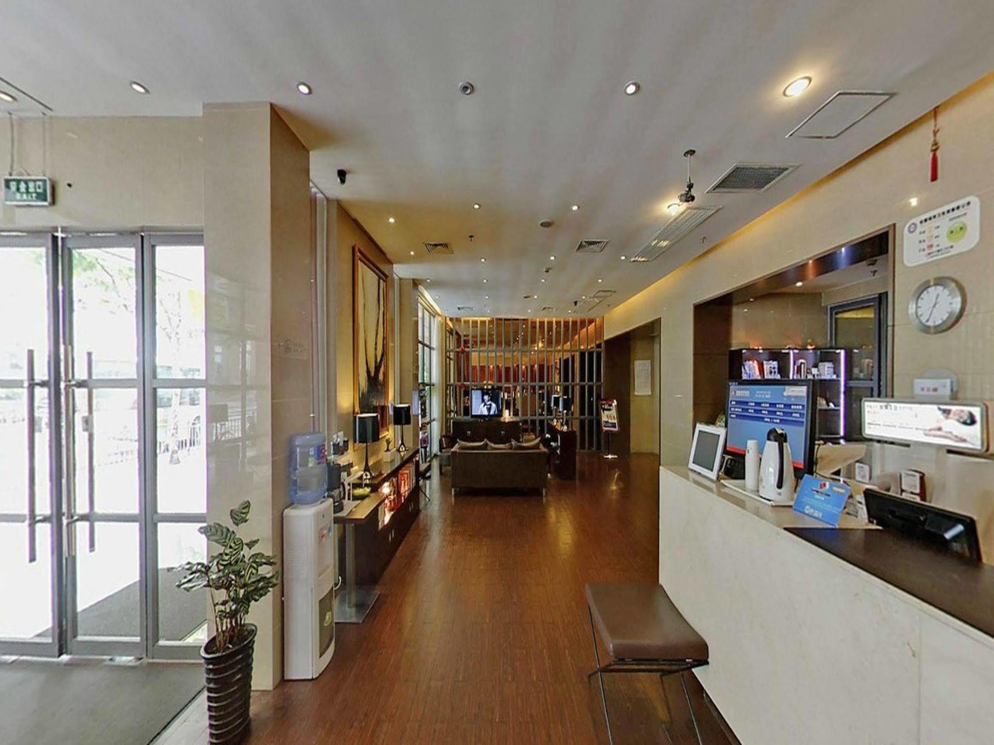 Ji Hotel Xintiandi Shanghai Exterior photo